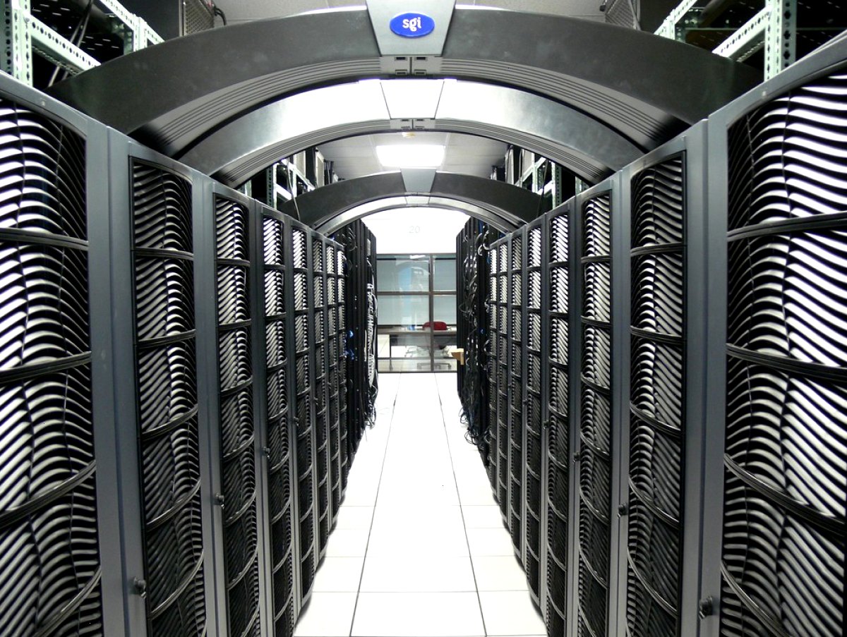快连官网_稳定线路全平台客户端_快连官方网络传输中间件：快连 iOS 常见问题与排查 202607：多平台对比下的苹果端网络优化指南（封面配图）